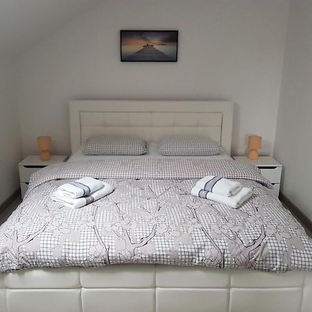 Apartmani Brigita Korenica Eksteriør bilde