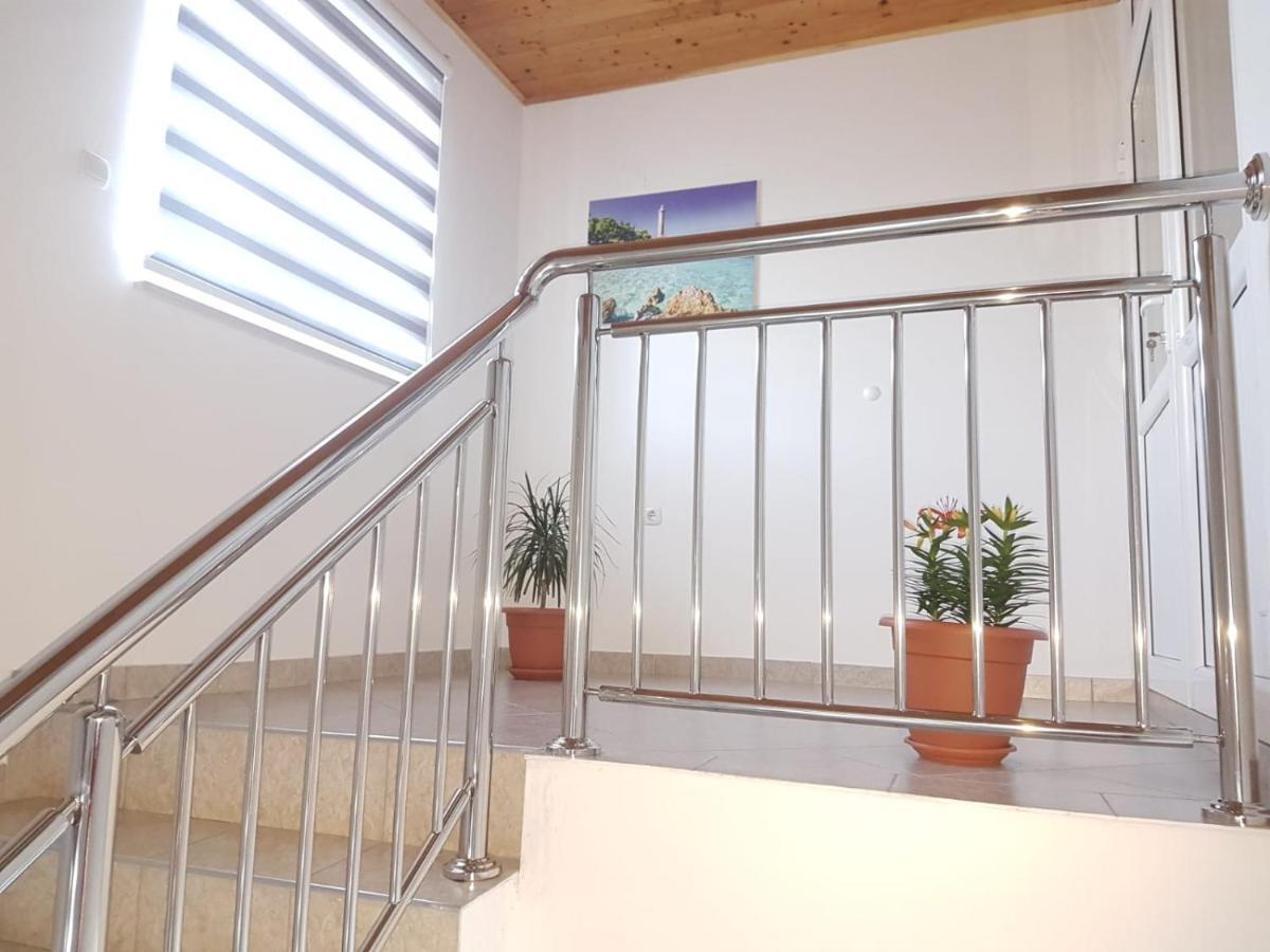 Apartmani Brigita Korenica Eksteriør bilde