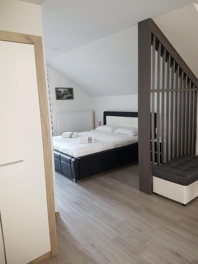 Apartmani Brigita Korenica Eksteriør bilde