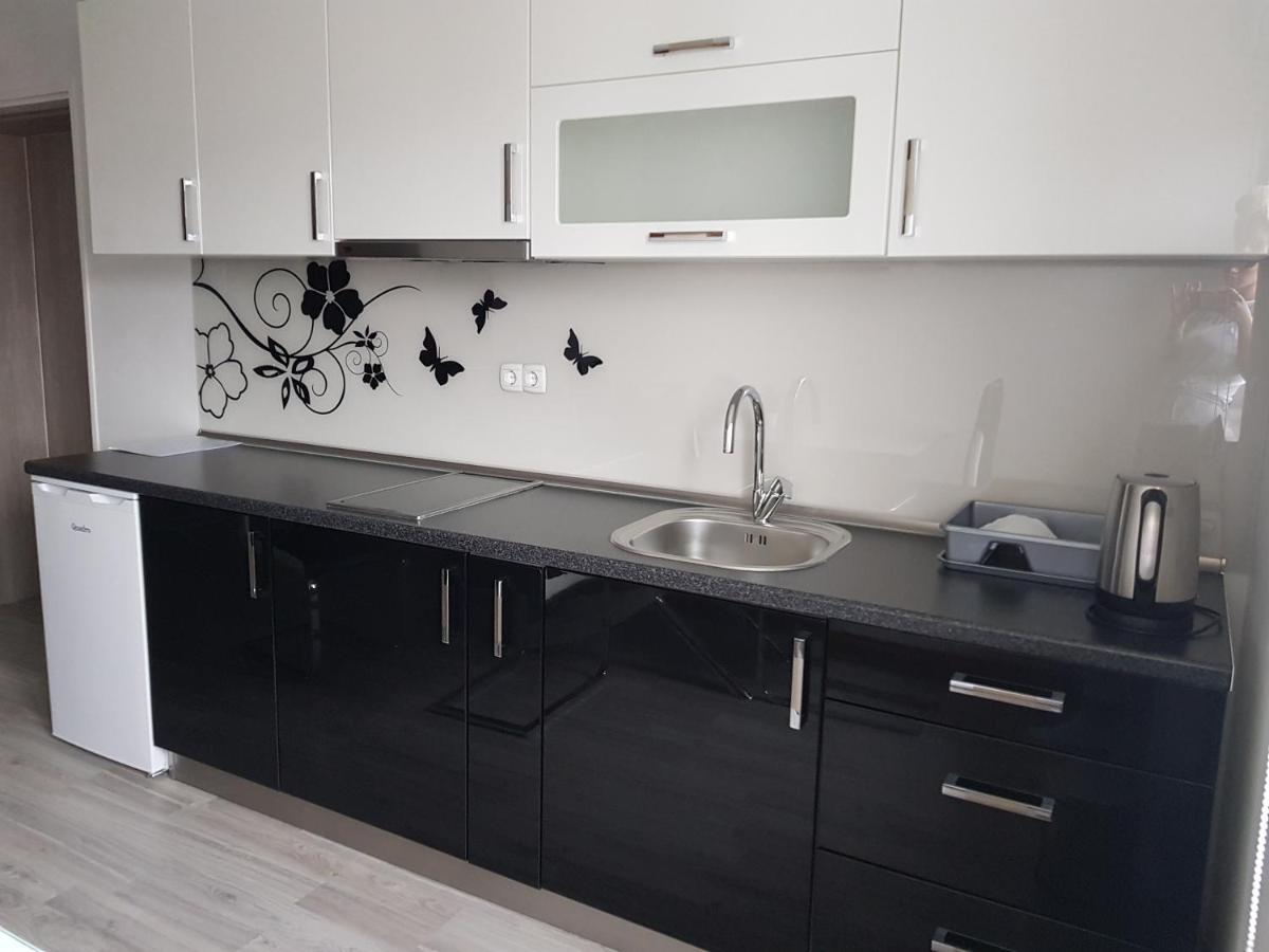 Apartmani Brigita Korenica Eksteriør bilde