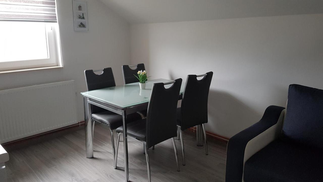 Apartmani Brigita Korenica Eksteriør bilde