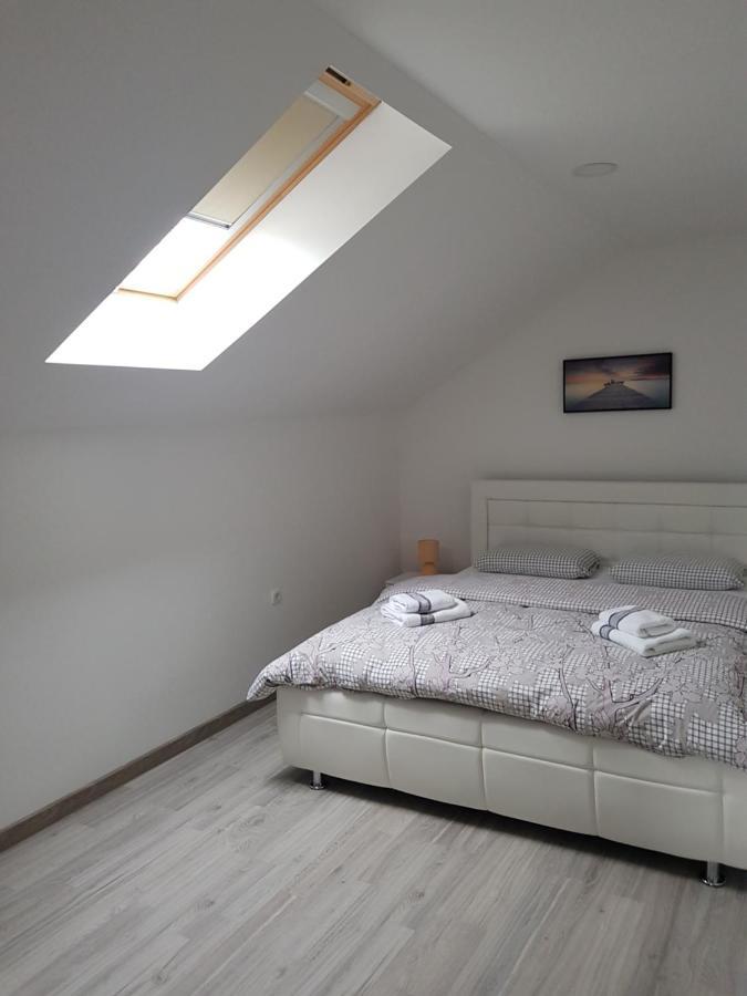 Apartmani Brigita Korenica Eksteriør bilde